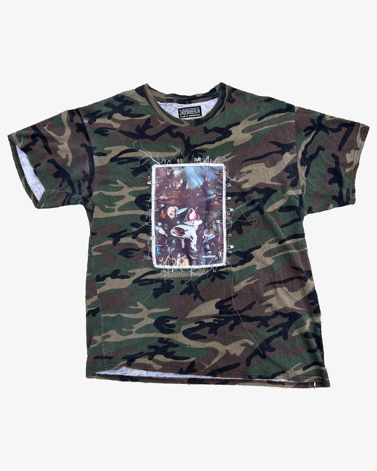 HELLSCAPE SAFETY PIN CAMO TEE